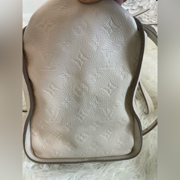 Louis Vuitton Luminuese Monogram Leather cream Crossbody Purse Authentic - Picture 3 of 10